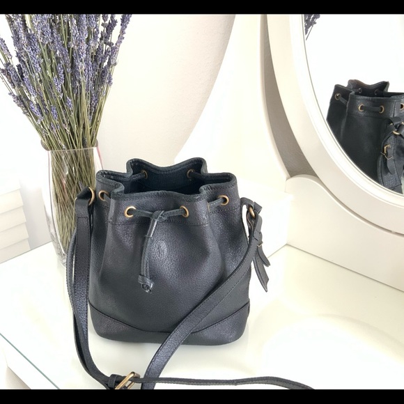 Ralph Lauren Handbags - Ralph Lauren bucket bag